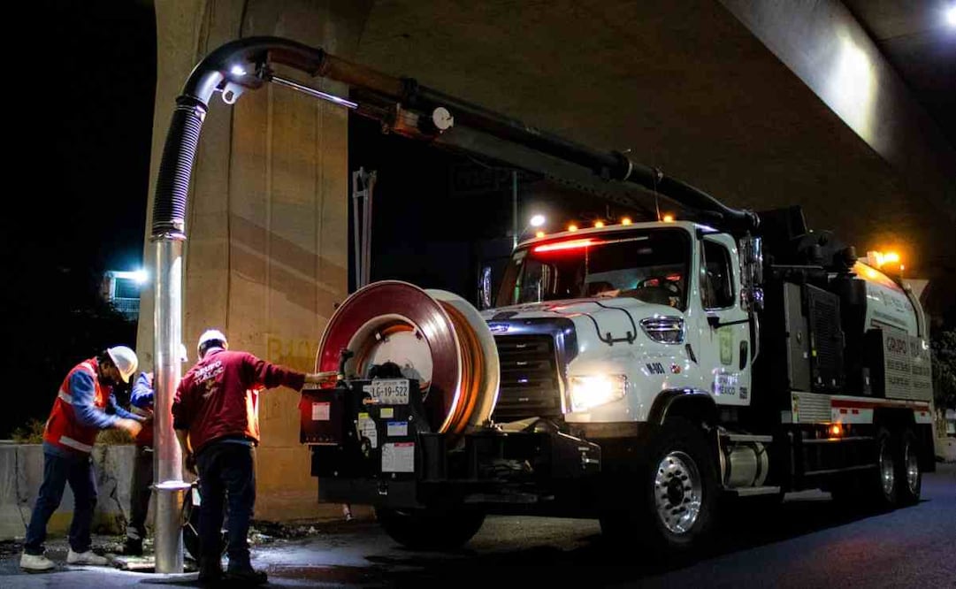 Grupo Tláloc realiza desasolve y limpias en Periférico Norte / Foto: Especial