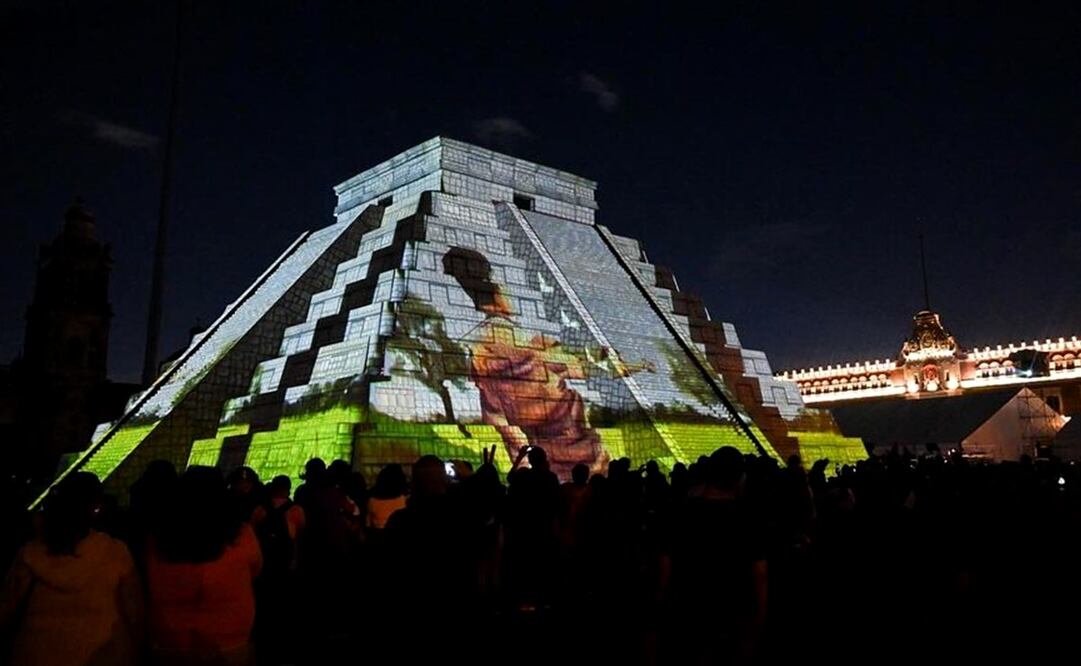 Pirámide de Kukulkán en el Zócalo. Foto: Instagram @culturaciudadmx