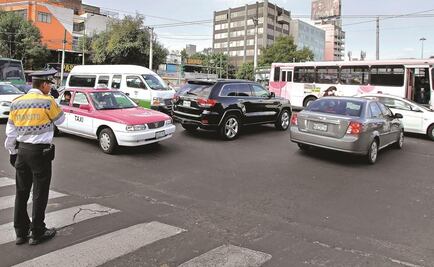 Autos con calcomanía roja no circulan este miércoles