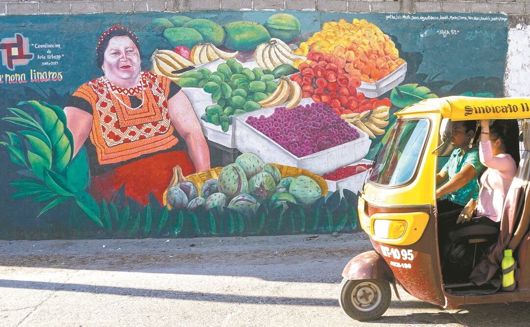 Plasmar la vida de los zapotecas, llena de colores y tradición, es un mensaje de identidad para las nuevas generaciones y parte de un proyecto impulsado por la Dirección de Arte Urbano de Juchitán. Fotos: EDWIN HERNÁNDEZ/EL UNIVERSAL