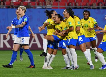 Marta le da el pase a octavos de final a Brasil en el Mundial Femenil