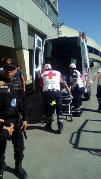 Video. Hombre cae desde escaleras hasta vías del Metro