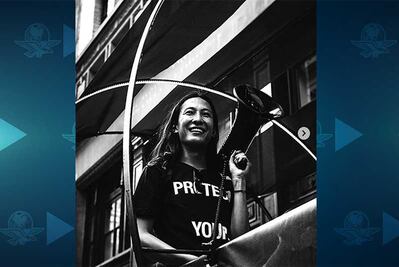 Alexander Wang regala condones para celebrar el mes del Orgullo