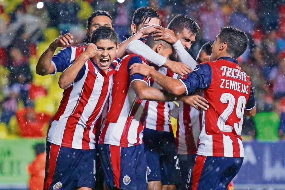 Gu adalajara sufrió, pero sigue en la Copa (ISMAEL ARROYO. IMAGO7)