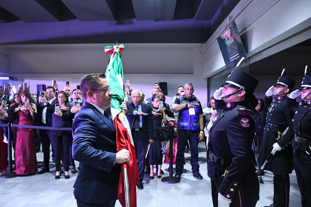 El edil de BJ encabeza ceremonia del grito de Independencia. Foto. Especial