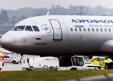 13 passengers dead after Russian plane catches fire