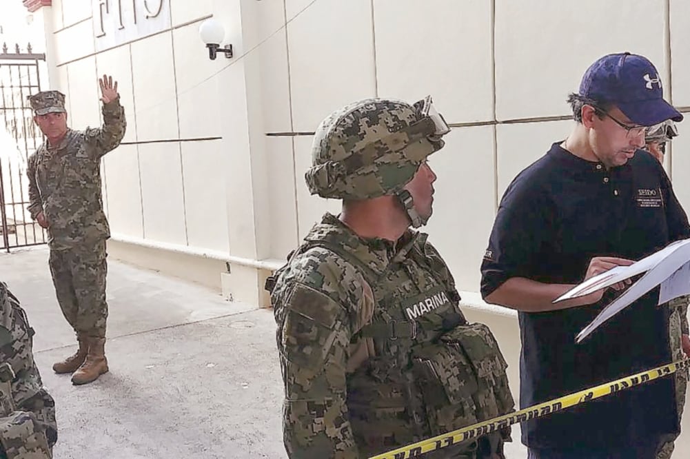 Oficialmente la devolución de las cajas de seguridad sería a partir del 13 de noviembre, pero ayer personal de la SEIDO entregó algunos de los contenidos a quienes acreditaron la posesión de sus bienes. (ADRIANA VARILLAS. EL UNIVERSAL)