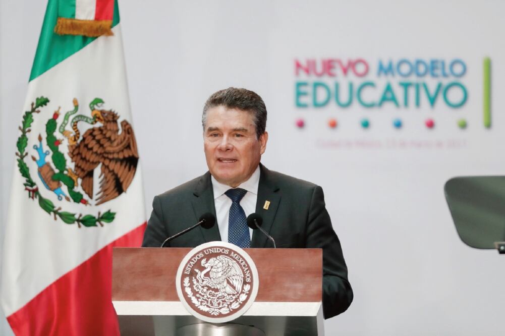 El periodo de Juan Díaz de la Torre al frente del SNTE está previsto que concluya en este mes. (ARCHIVO EL UNIVERSAL)