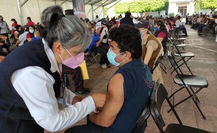 Vacunan contra Covid a embarazadas, adultos mayores y personas de 50 a 59 años en Valle de Chalco