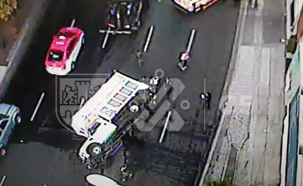 Se vuelca camioneta de carga en colonia Del Valle