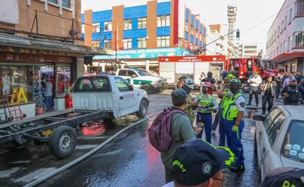 Reportan incendio en departamento de alcaldía Cuauhtémoc; rescatan a 4 adultos mayores