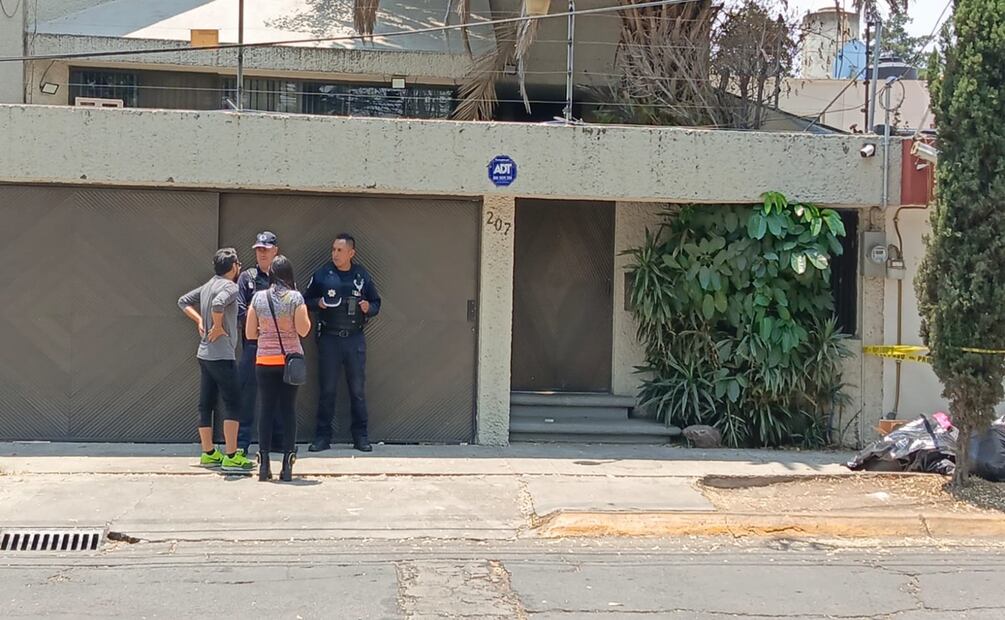 Fiscalía del Edomex vigila residencia donde presuntamente santeros sacrifican animales. Foto: Rebeca Jiménez