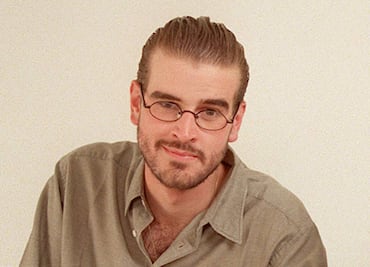 Poncho Vera toma el lugar de César Bono en "Defendiendo al cavernícola"