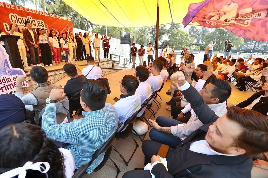 Morenistas jóvenes. FOTO: Berenice Fregoso/ EL UNIVERSAL/