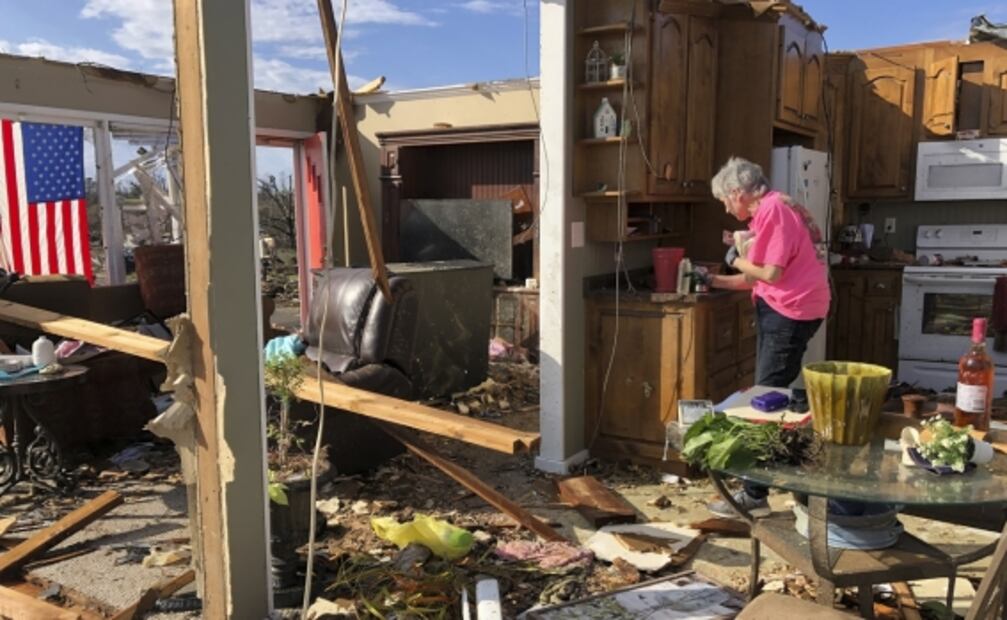 “Como si hubiera estallado una bomba”: un muerto y varios heridos tras tornado en Alabama