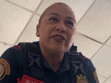 VIDEO Exhiben a mujer policía de CDMX por confrontarse con joven detenido que quería ir al baño