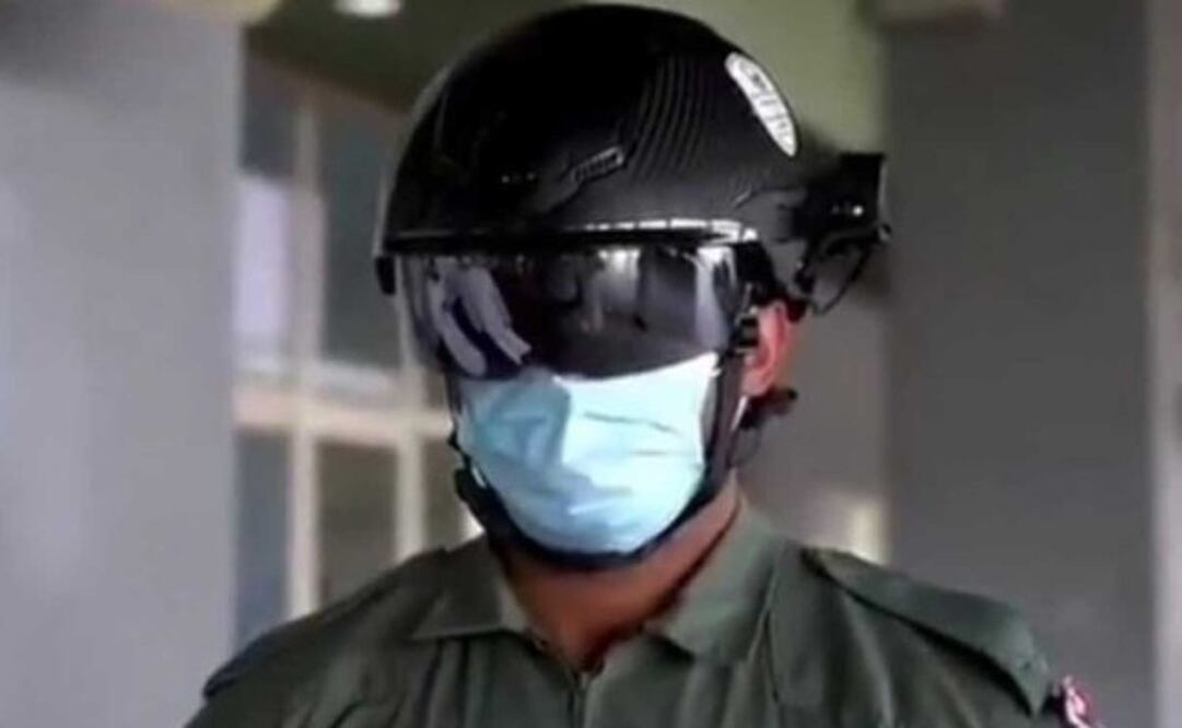 La policía de los Emiratos Árabes Unidos (EAU) está siendo equipada con un casco de alta tecnología capaz de identificar rápidamente a las personas con una temperatura corporal alta