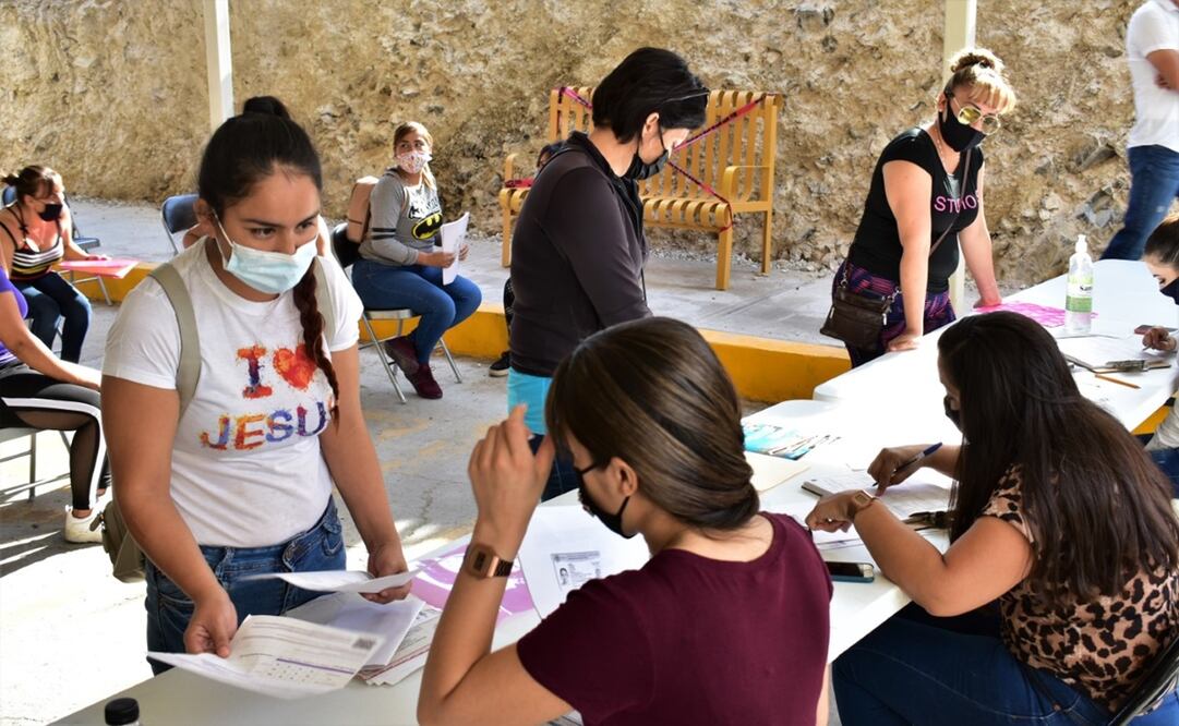Más de 5 mil alumnos de escasos recursos solicitan tabletas electrónicas gratuitas en el Parral