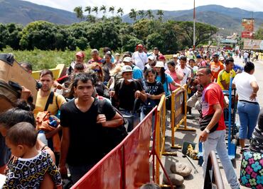 Colombia crea permisos para que 150 mil venezolanos no sean deportados