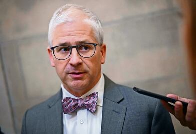 Patrick McHenry, al frente temporalmente