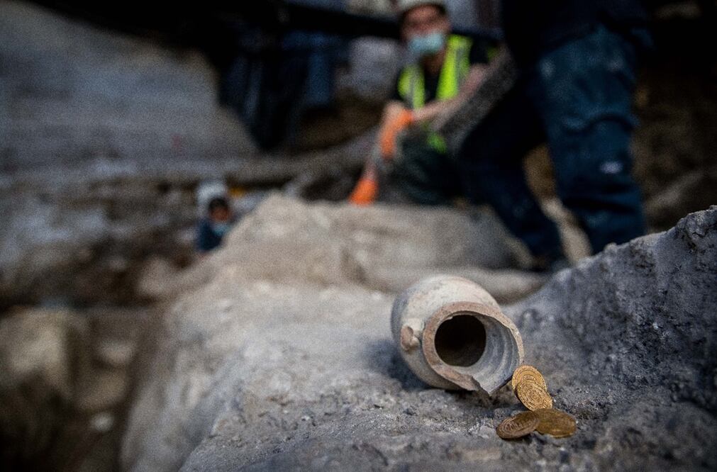 Imagen ilustrativa, Imagen del 9 de noviembre de 2020 de monedas de oro en el sitio de una excavación. Foto: Xinhua/JIN