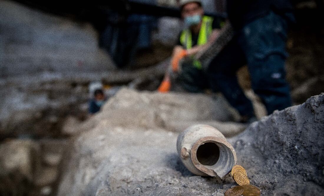 Imagen ilustrativa, Imagen del 9 de noviembre de 2020 de monedas de oro en el sitio de una excavación. Foto: Xinhua/JIN