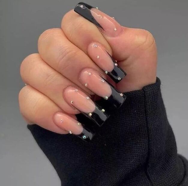 Alerta tendencia: las uñas negras estarán entre las favoritas del verano