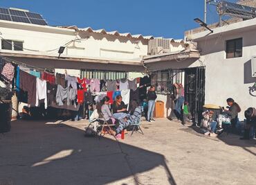 Tapan paso de caravanas migrantes en el sur de México