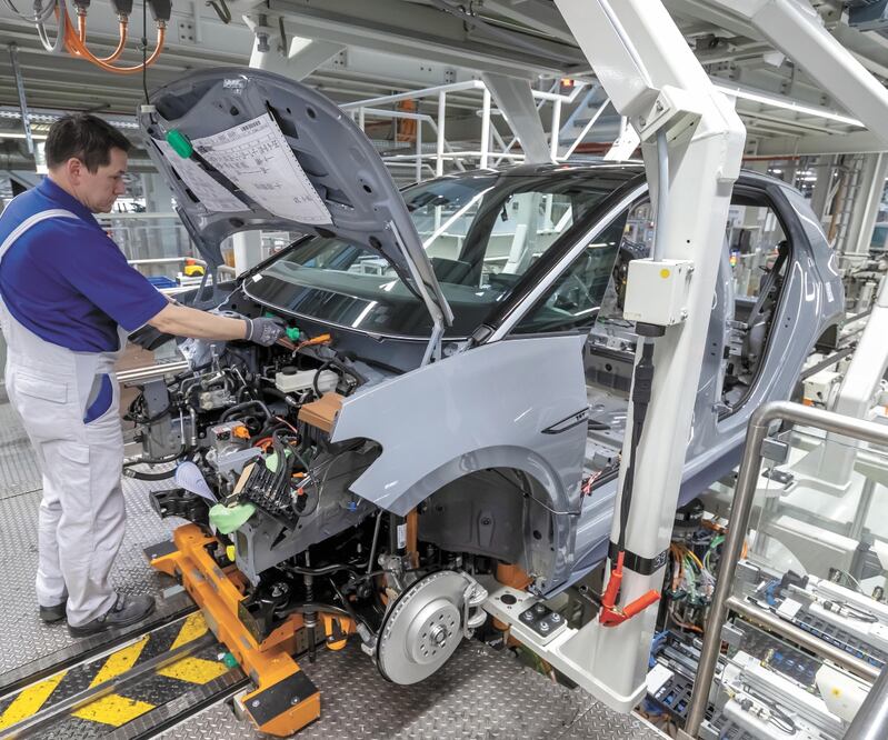 Los fabricantes de eléctricos e híbridos dan más recursos a la investigación. ARCHIVO EL UNIVERSAL