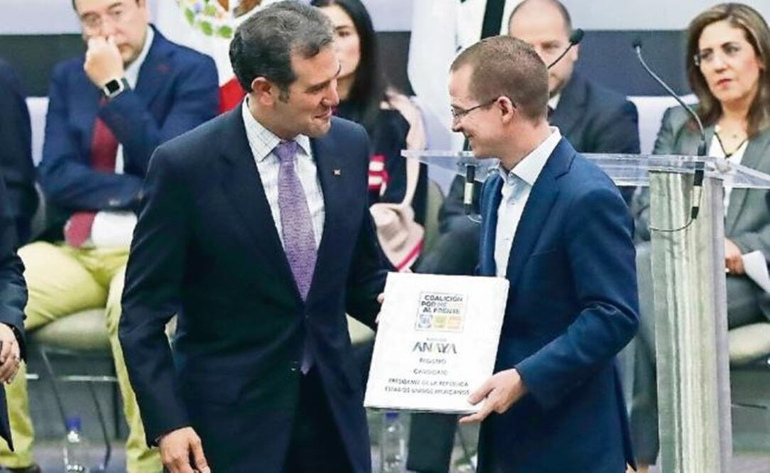 Lorenzo Córdova and Ricardo Anaya at the INE last Sunday - File photo/EL UNIVERSAL