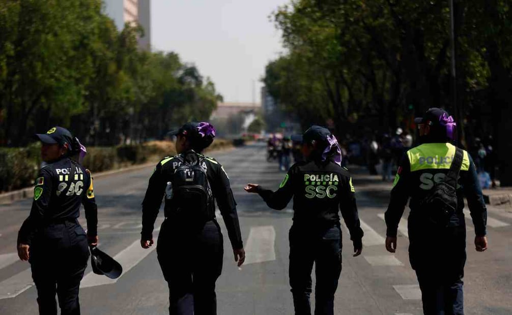 Mujeres policía de la CDMX dan acompañamiento a la marcha por el Día Internacional de la Mujer. 8 de Marzo de 2026/ Foto: Diego Simón. EL UNIVERSAL