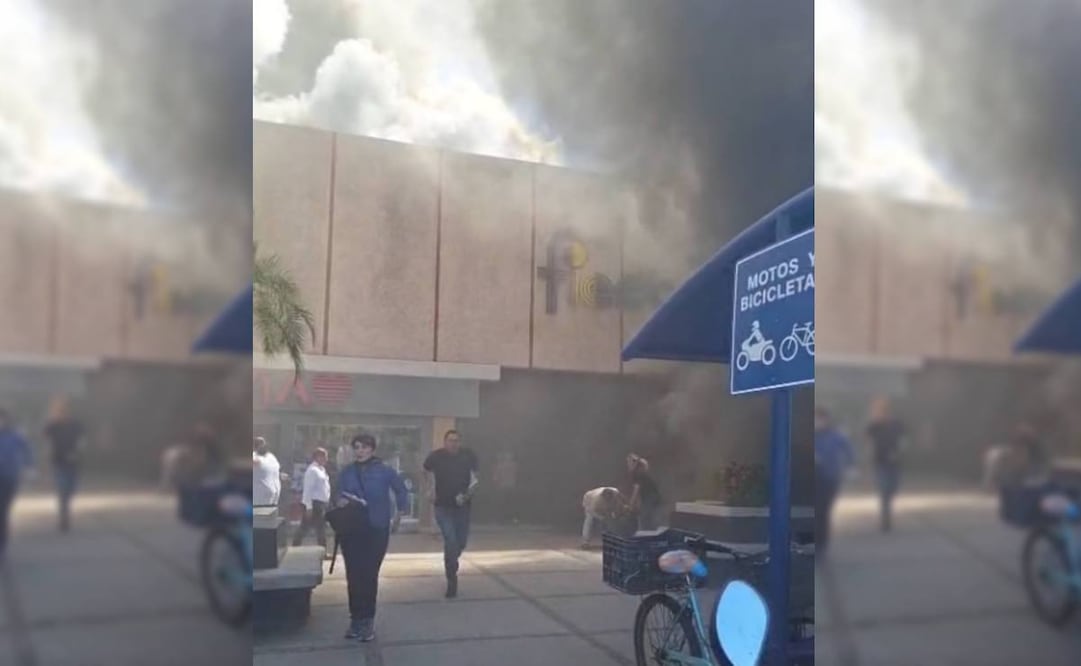 Incendio en Plaza Comercial Fiesta en Los Mochis, Sinaloa, lo que provocó que la gente saliera corriendo del lugar / Foto: Captura de pantalla