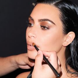 Kim Kardashian enfrenta demanda contra KKW Beauty