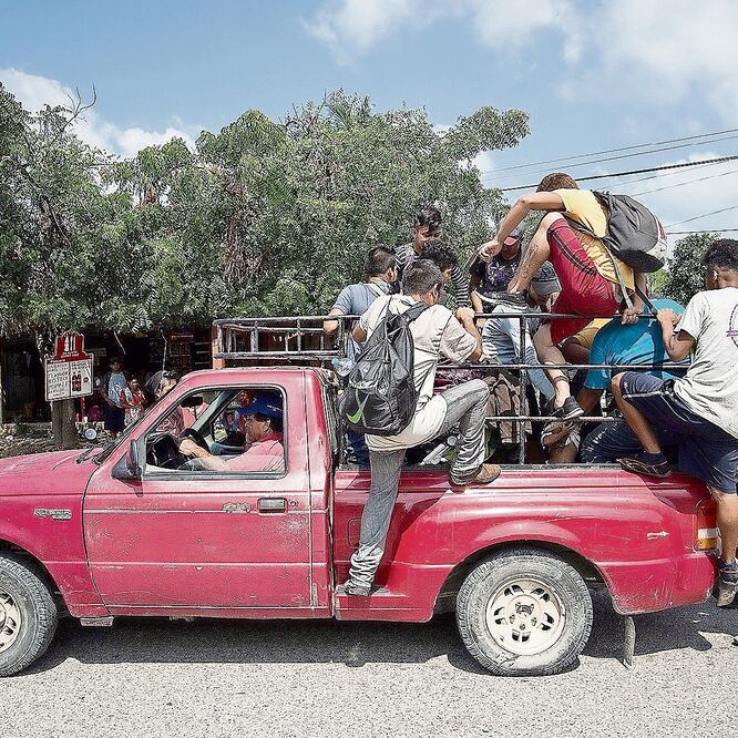 Destino. De 5 mil migrantes de la primera caravana varios se fueron a Córdoba, Veracruz, por medio de aventón, dice funcionario. Foto: ARCHIVO EL UNIVERSAL