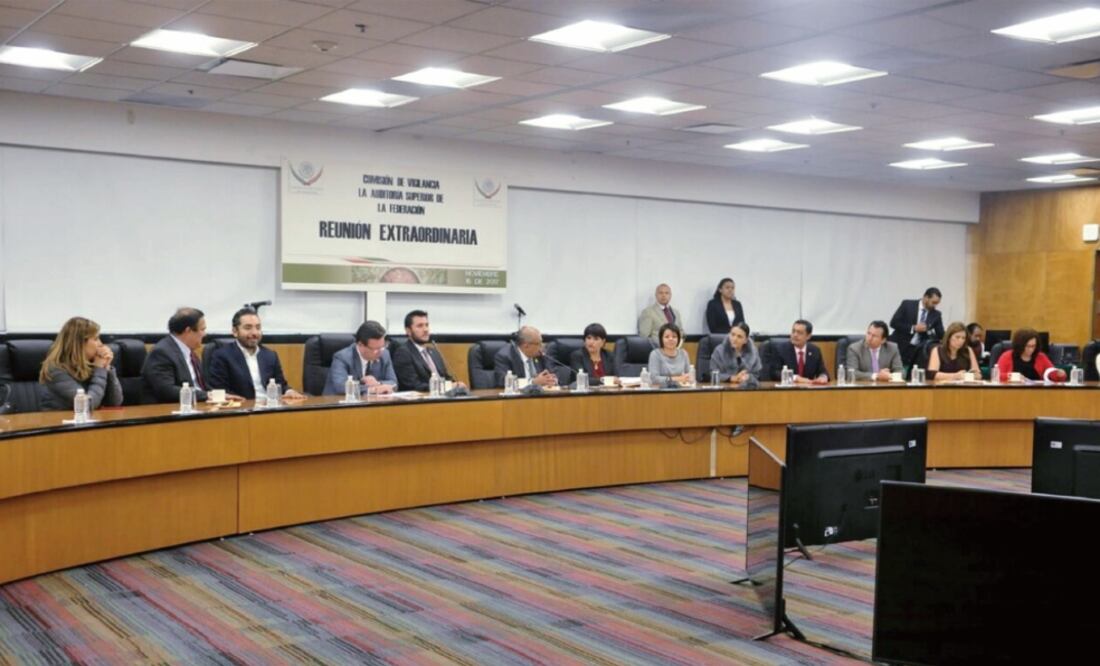 La convocatoria precisa que la Comisión de Vigilancia de la Cámara Baja podrá consultar a expertos para postular los candidatos idóneos. (TOMADA DE TWITTER)