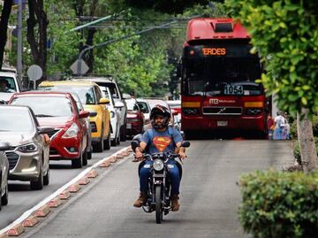 Van al alza las multas por invadir carril del Metrobús