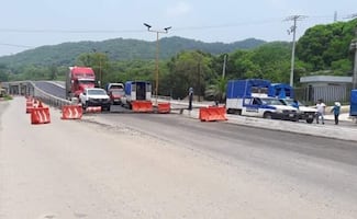 Campesinos bloquean carretera Tamazunchale–Álamo en Hidalgo; acusan falta de pago por tierras