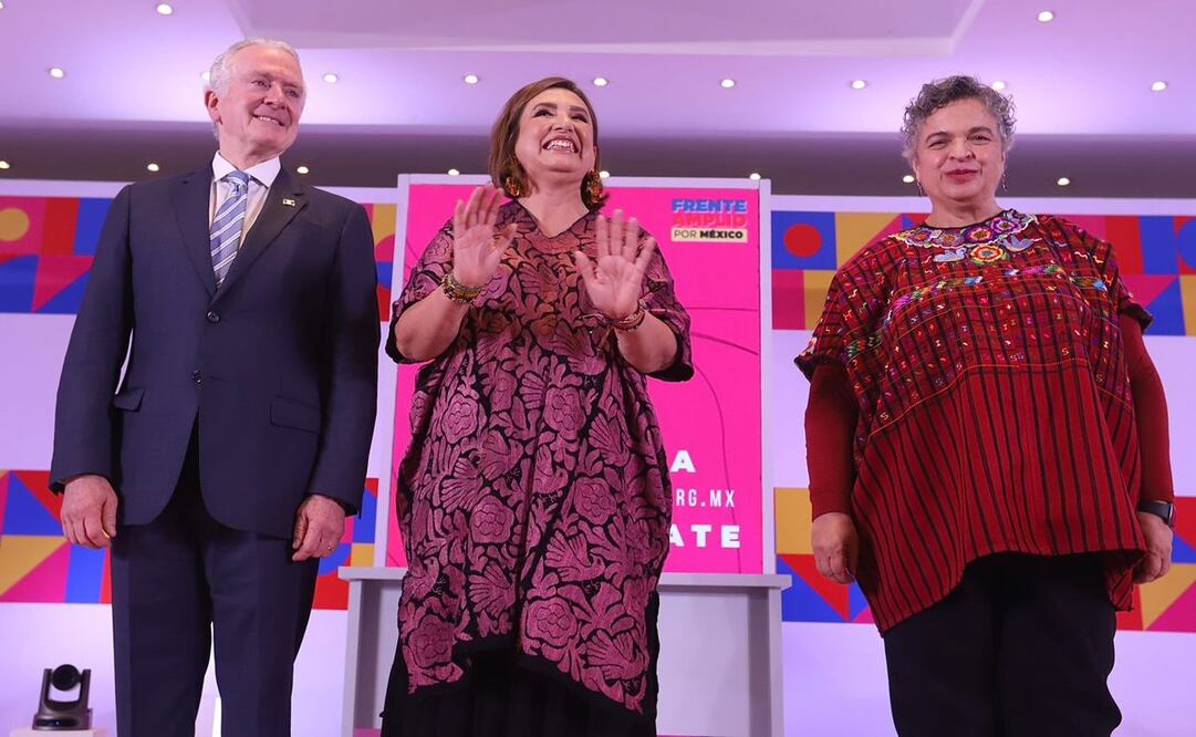 Santiago Creel, Xóchitl Gálvez y Beatriz Paredes en el segundo Foro de debate para definir candidato de la oposición. Foto: Berenice Fregoso/EL UNIVERSAL