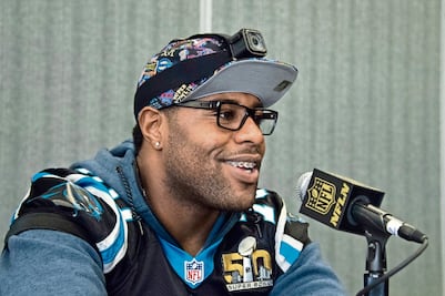 Turner sigue con Panthers