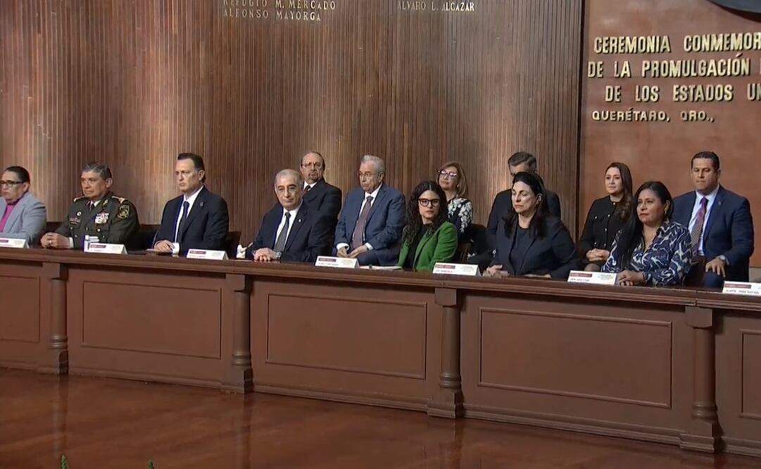La ceremonia por el 107 Aniversario de la Promulgación de la Constitución, se lleva a cabo en el Teatro de la República de la Ciudad de Querétaro. Foto: Especial