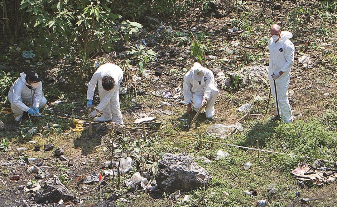 Trabajos de investigación en tiradero perteneciente al municipio de Cocula en 2016 (ARCHIVO. EL UNIVERSAL)