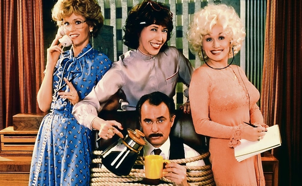 1980: Salta a Hollywood con "9 to 5", junto a Jane Fonda y Lily Tomlin, además de interpretar el tema.