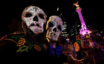 Ruedan ‘calacas’ en Reforma