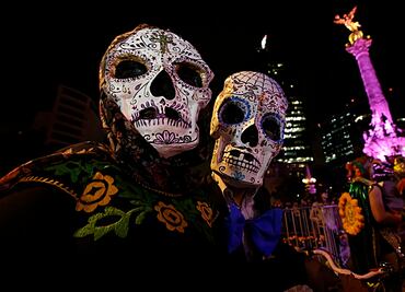 Ruedan ‘calacas’ en Reforma