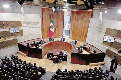 ... Y emplaza TEPJF a resolver queja