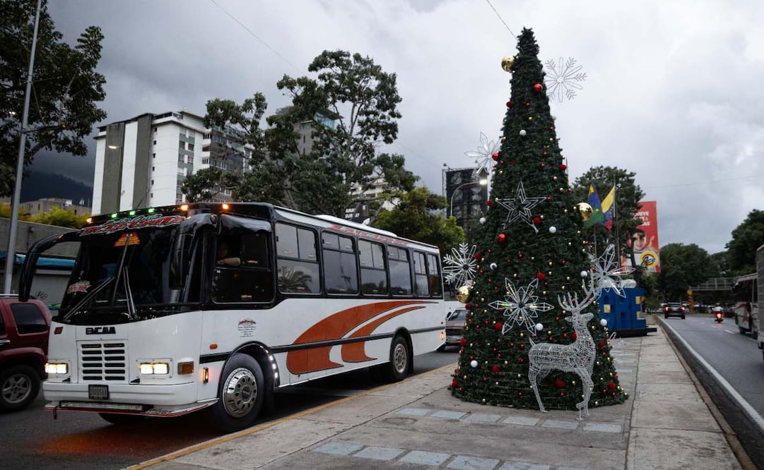Los venezolanos reciben a partir de este miércoles una Navidad nuevamente adelantada por el mandatario. (01/10/25) Foto: EFE