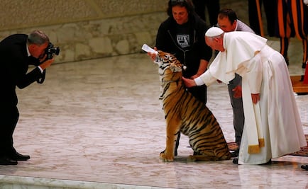 Papa Francisco convive con artistas circenses