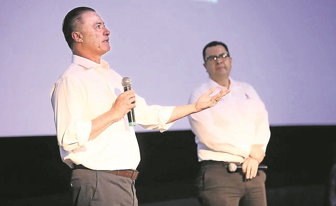 El gobernador Quirino Ordaz (izq.) dijo que la apuesta es contra la corrupción