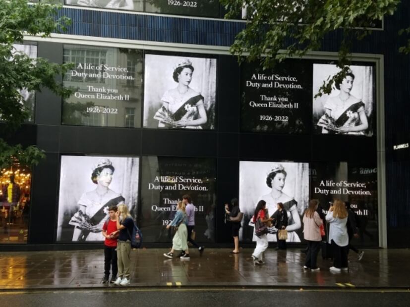 Las flores ya no caben en el Palacio de Buckingham