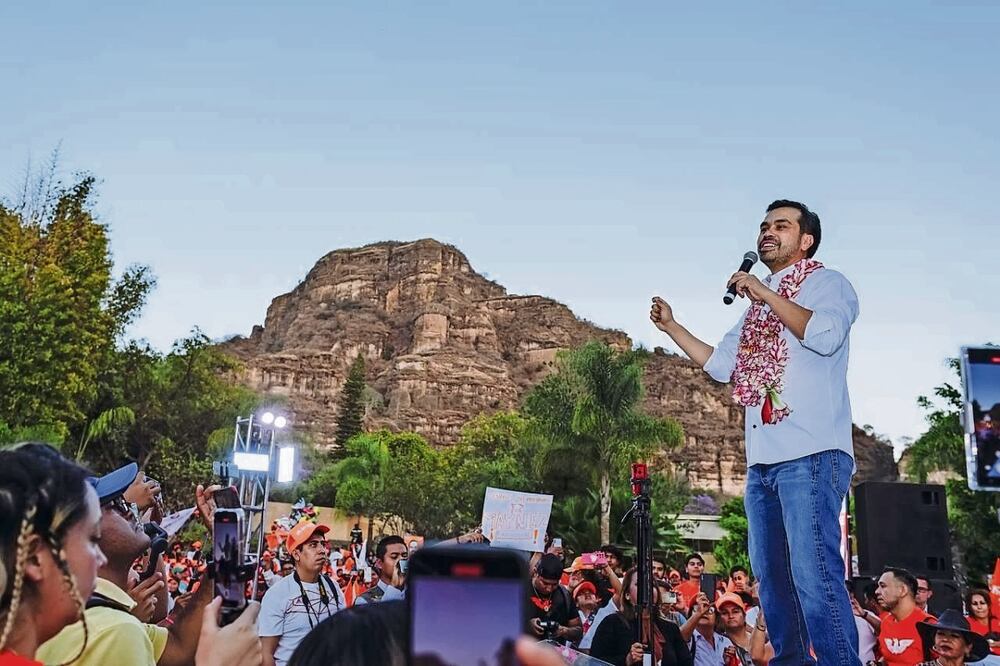 En Tepoztlán, Morelos, lamentó que el país se encuentre sumergido en la delincuencia e impunidad. Foto Especial